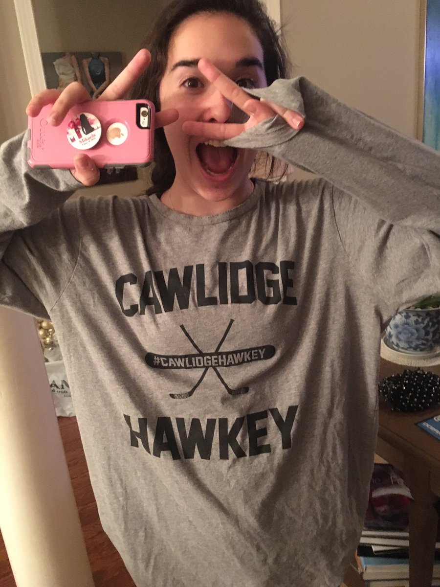 Buccigross's tweet photo. New BucciMane #cawlidgehawkey Top10
1 MinnDuluth
2 Denver
3 Quinnipiac
4 UMassLowell
5 BU
6 BC
7 Minnesota 
8 Harvard 
9 Penn St
10 Vermont https://t.co/Kx19fMwvH9