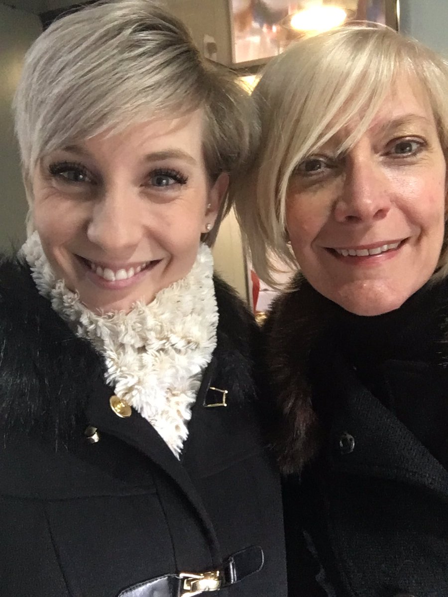 crazylegsmeakin's tweet photo. London has been amazing had the best time with the mother 🙌🏻💁🏼💗 #london #Harrods https://t.co/7GD7koSIdg