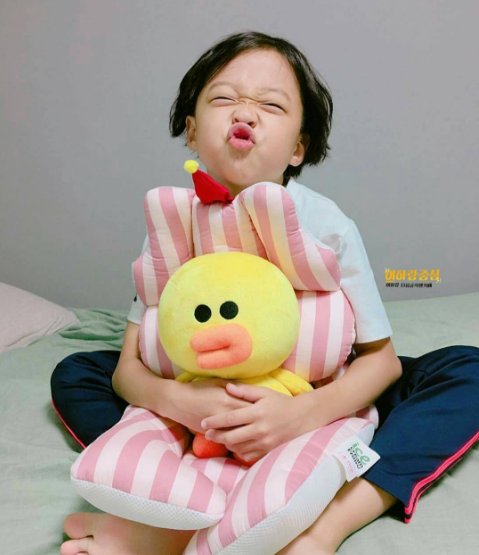 TaeilDiario's tweet photo. @YoungjaeDiario ᴸᵉᵉ ᴴᵃʳᵃᶰᵍ 
ᴹʸ ˡᶤᵗᵗˡᵉ ᶤᵈᵒˡ ♡
ᴹᵒᵈᵉˡ ♡
ˢᶤᶰᵍ ᴼᵏᵉʸ ᴰᵒᵏᵉʸ ♡

@LeeHaRangDiary https://t.co/kvlxAPXzRe