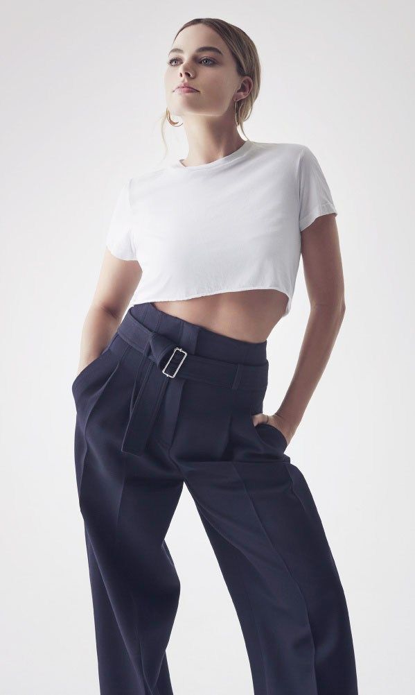 CelebrityBlog9's tweet photo. more: https://t.co/vFNI554YOR

#MargotRobbie #StylistMag #Photoshoot #Celebrity #Fashion #Clothing #Style #Beauty #CelebrityStyle #Celebs https://t.co/InUm6OxPjw