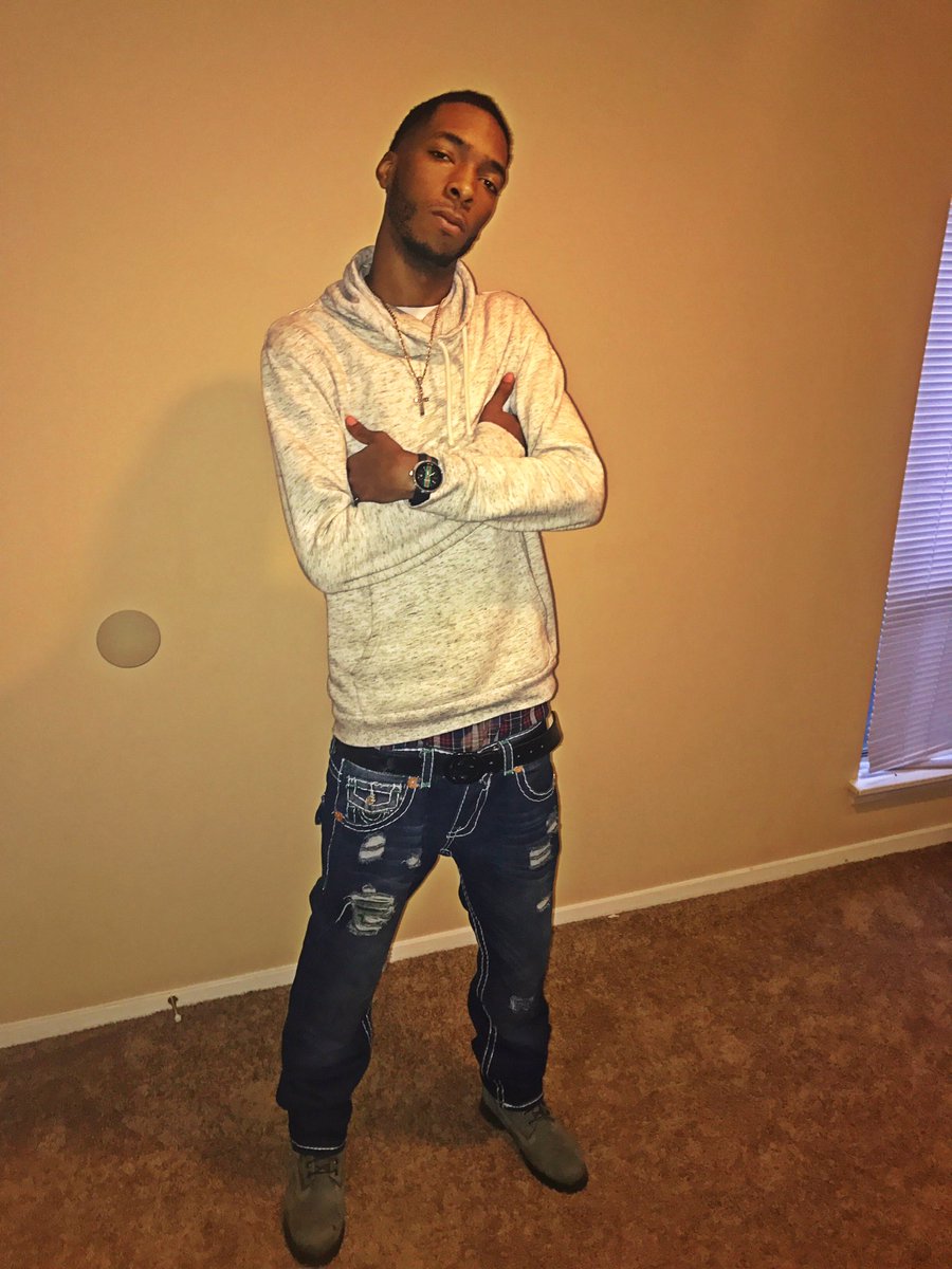 YgGoonie's tweet photo. Still going in about my last brother๐#SOSASUNDAYS #LONGLIVEKINGSOSA #FreeGunna https://t.co/A82vNoD2Fb