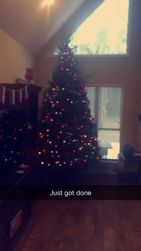 dc_pierce01's tweet photo. Put up the tree today and did a little decorating after🎄😏🎉🎁 https://t.co/CyLZuKnXaP