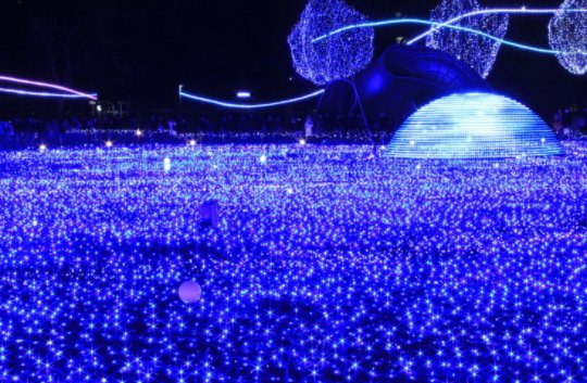 readjam_english's tweet photo. #Roppongihills and #midtown in #tokyo worth to see it. Its #illumination is pretty famous and beautiful. You can see only until #Chrisymas ! https://t.co/VH19WQEScJ