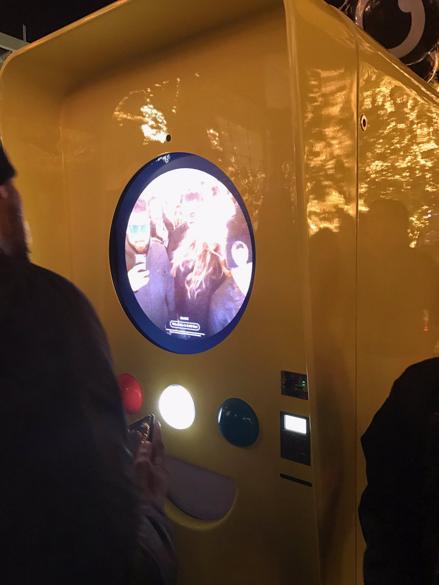 TheRealFrantik's tweet image. NOO!!! The @Spectacles #snapbot is officially sold out at The Grove, CA😩