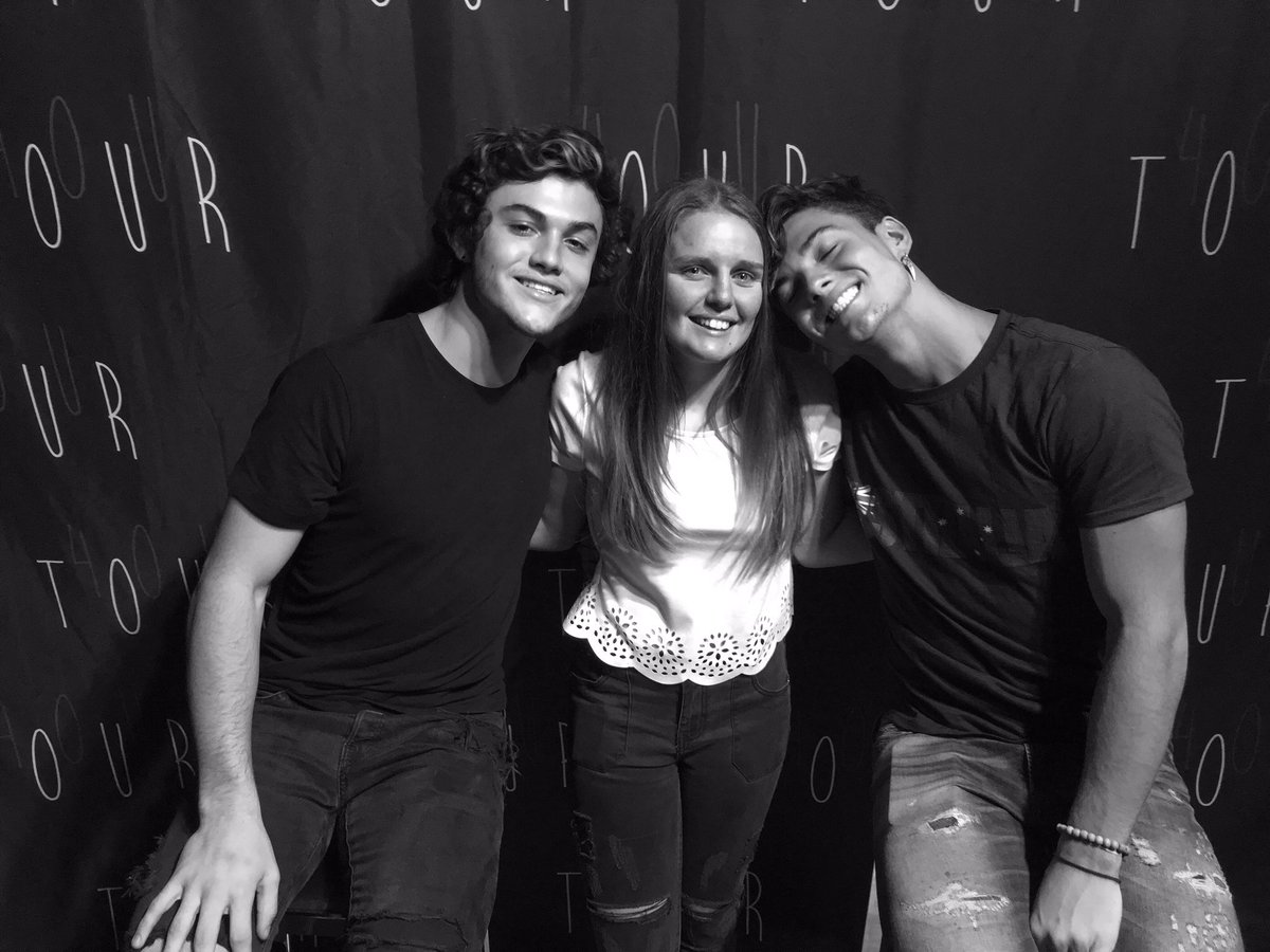 ebonybye's tweet image. #4OUMEMORIES #4OU i will never ever forget this day, they are the most genuine people i've ever met💗🇦🇺🐨