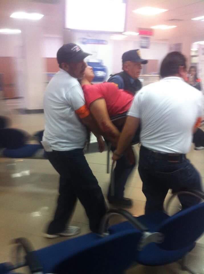 lat_ec's tweet photo. Agradecemos a la EMOV, Cruz Roja, cuerpo de Bomberos, gestión de riegos y la III División del Ejército de Tarqui, por hacer esto posible https://t.co/FUVl6Bi00c