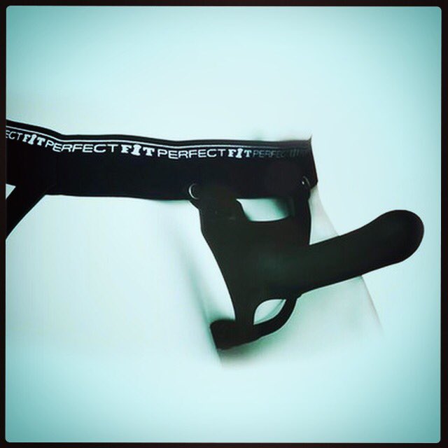 dallasnovelty's tweet photo. .@PerfectFitBrand #Zoro 6.5 inch #Vibrating #Hollow #Unisex #JockStyle #StrapOn #Black #innovative #comfortable https://t.co/KSxyoBJR6v https://t.co/EVekx46Zzw