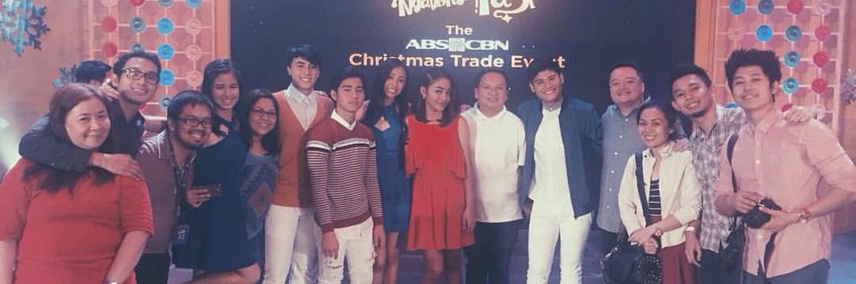 officialvivoree's tweet photo. Friends stays together no matter what happened 😊😊😊👌👌 https://t.co/u3BSFng0XJ