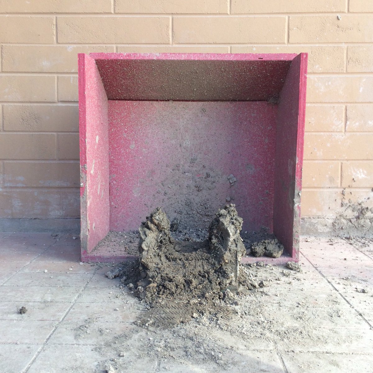 shmyrbeckers's tweet image. Site office entrance #bootbrush