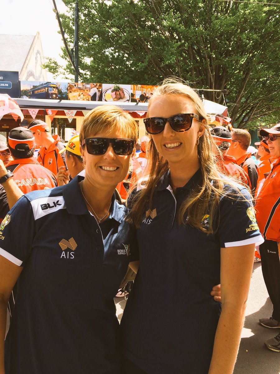 Km56bowls's tweet photo. Ready for opening ceremony #WB16 pairs combo @kelc68 @BowlsAustralia https://t.co/xJXU7CScNS