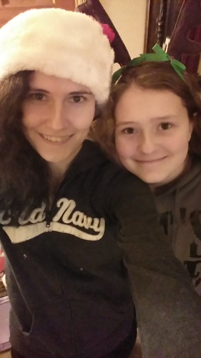 TwoSistersUhh's tweet photo. Got our tree today! Decorating (: https://t.co/OkN3FlPsQa