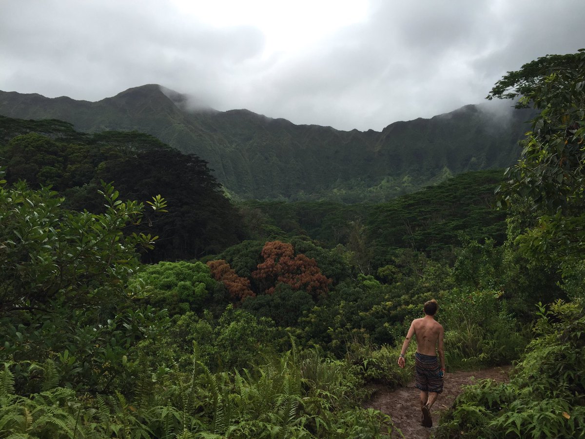 kadenc_7's tweet photo. I miss Hawaii :( https://t.co/qrlGw9tQwo