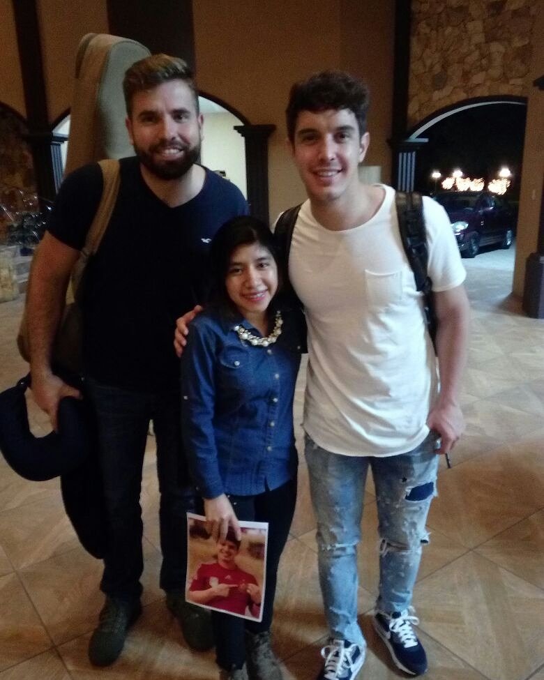 JhinnyLopez's tweet photo. Que buen tiempo en #RTL2016 
Que Dios los siga usando para llevar su Luz a miles de personas en muchas naciones.. https://t.co/MLSDEeGAe6