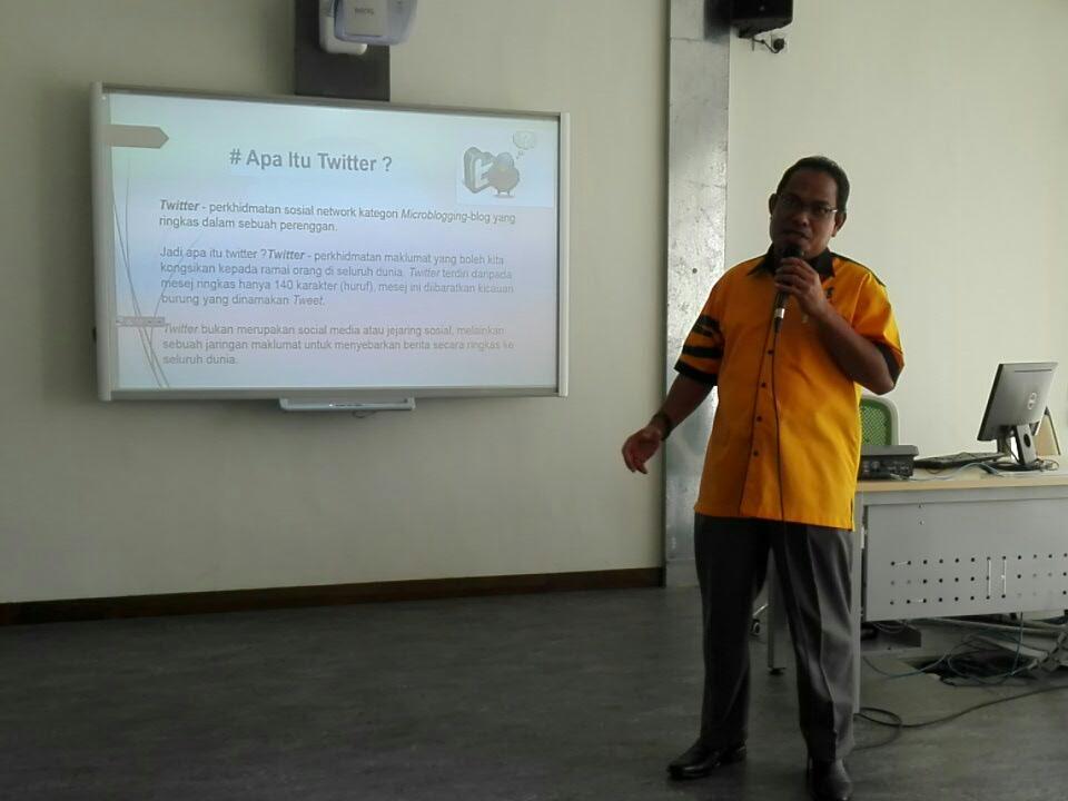 jaszreejasz's tweet photo. Bengkel Media Sosial untuk Pegawai dan Kakitangan JKR Melaka Tengah # Pusat Kecemerlangan Kejuruteraan dan Teknologi JKR ( CREaTE). https://t.co/PTC4PnULHX