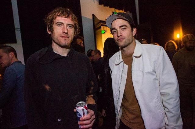 #RobertPattinson at  party #TheDrumThing book (incl Death Grips Zach Hill) Nov 23rd 2016 LA 
roboshayka.ru/poshnews/rober…