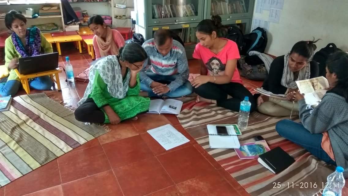 QuestorgQuest's tweet image. #QUEST #magicbusfoundation workshop at Sonale for Youth Mentors #resource person #Meena Nimkar. PC:Tushar Marade