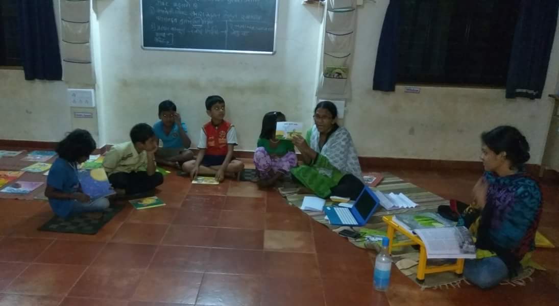 QuestorgQuest's tweet image. #QUEST #magicbusfoundation workshop at Sonale for Youth Mentors #resource person #Meena Nimkar. PC:Tushar Marade