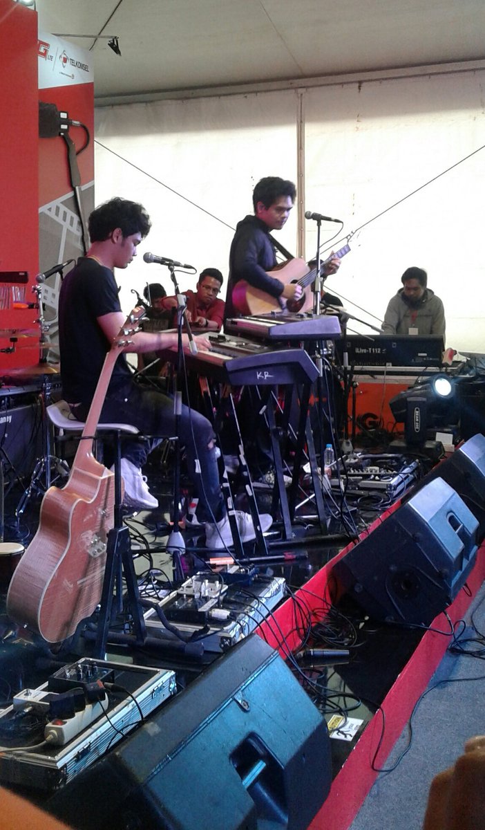 Overtunist_MDN's tweet photo. Kembar @Angelo_Mikha @Reu_nathaniel !!!
@TheOvertunes https://t.co/HCuxpwtLuC