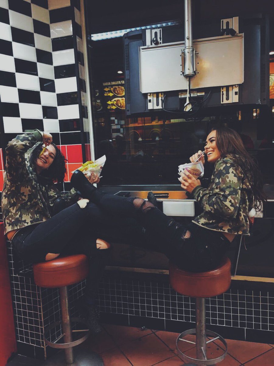 vil bare meddele at venninna mi er bedre enn din