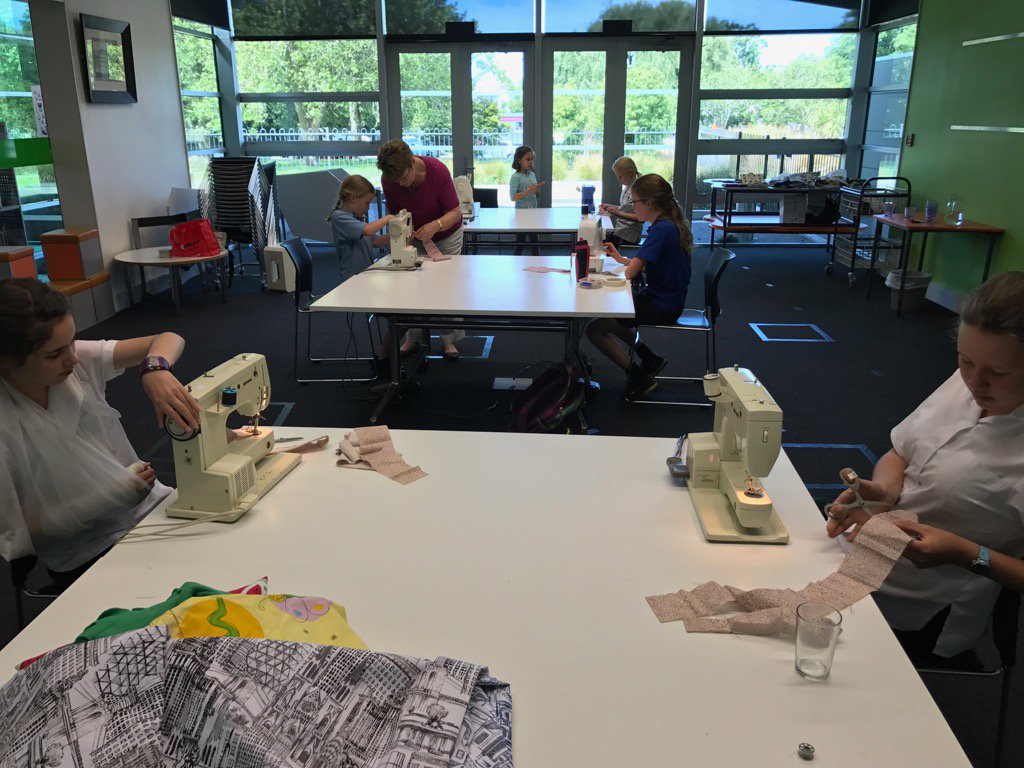 ScurrSarah's tweet photo. Sewing at GirlsZone Makerspace. @chchLibLearning @ChristchurchLib https://t.co/BorK6dprsq