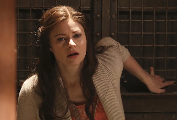 TVLine's tweet photo. #OnceUponATime Recap: One Crazy Twist After a Mother! https://t.co/txNdx9cDa7 https://t.co/iSFO6NjA21