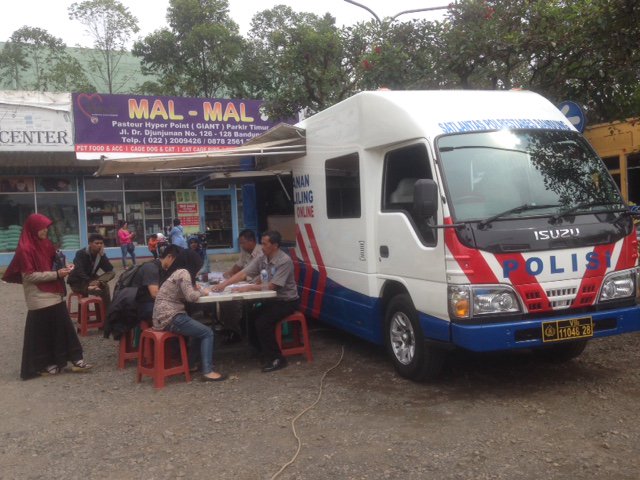 hyperpoint's tweet photo. SIM Keliling lagi ada di Pasteur Hyper Point 
@infobdg @PRFMnews #pasteurhyperpoint #simkeliling https://t.co/ppW8M2UQzH
