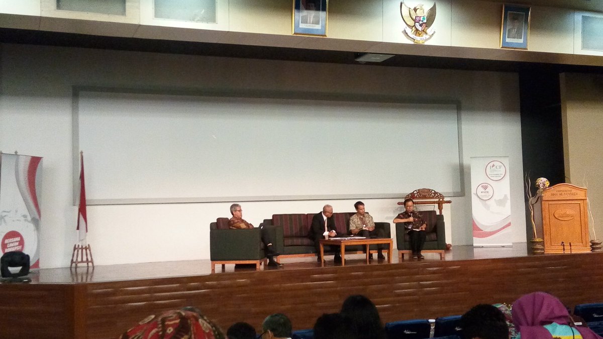 YouthProactive's tweet photo. Saat ini sedang berlangsung sesi diskusi panel membahas mengenai pencegahan dan pemberantasan korupsi #IACF5 https://t.co/xyT5B4zlDu