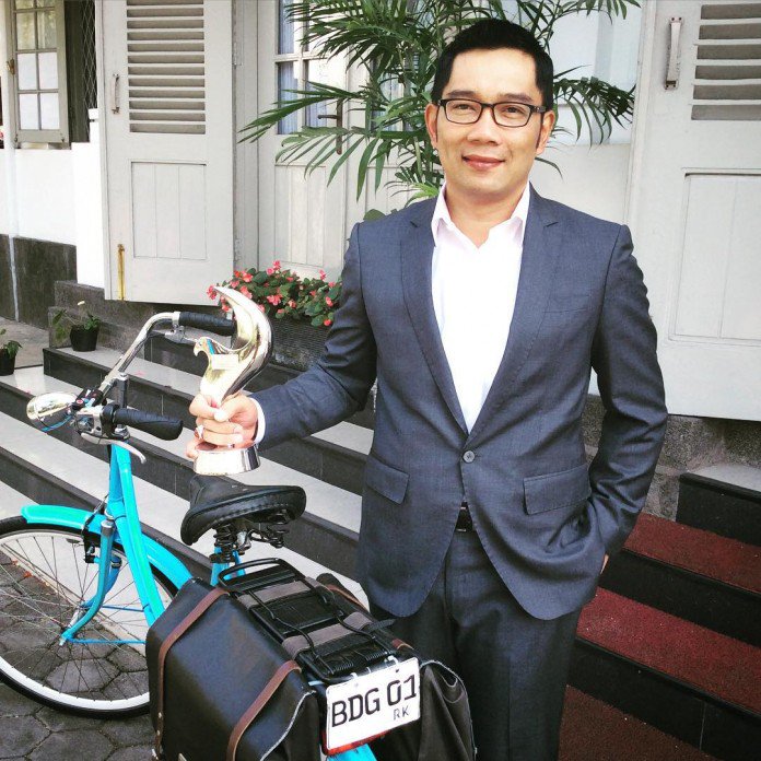 ebikeID's tweet photo. Pak @ridwankamil Impikan Bandung Jadi Kota Sepeda Lagi
https://t.co/7CeR2vpbbq https://t.co/ttnE6GSTkJ