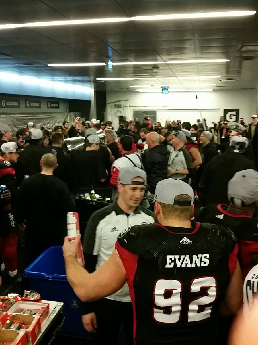 PaulHuggins1's tweet photo. Champions!!! #GreyCup https://t.co/x1Q5olknWU