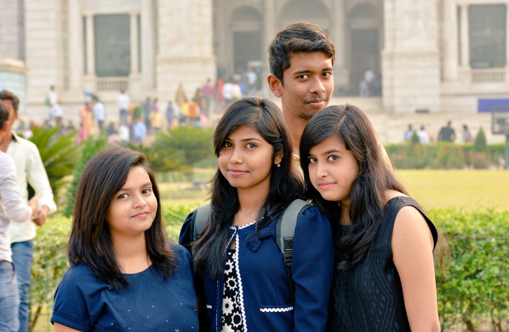 Sourav12Basak's tweet photo. P.c. @Saurav_CR7 
E.c. @Saurav_CR7 
#victoriaMemorial #Groupie #WinterOuting #Fun #ADDA https://t.co/Z09Qxi9O7l