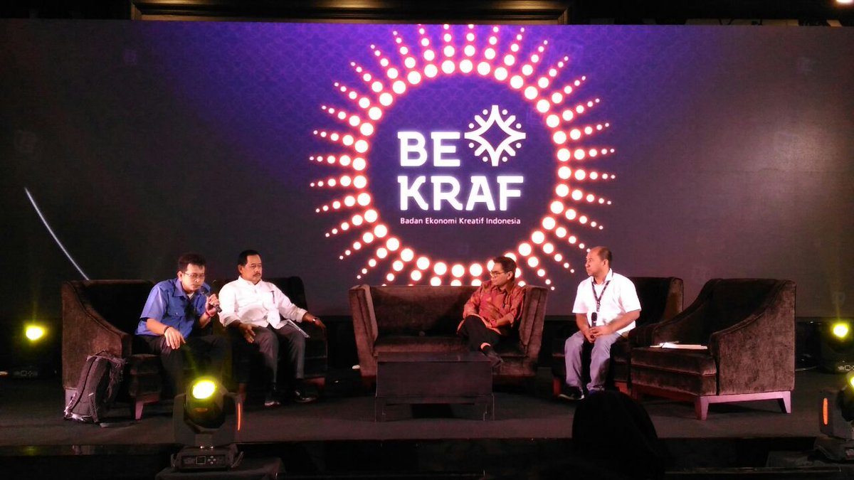 codepolitan's tweet photo. Diskusi panel antara developer dan pemerintah #BDC2016 https://t.co/RtD48gz9CZ