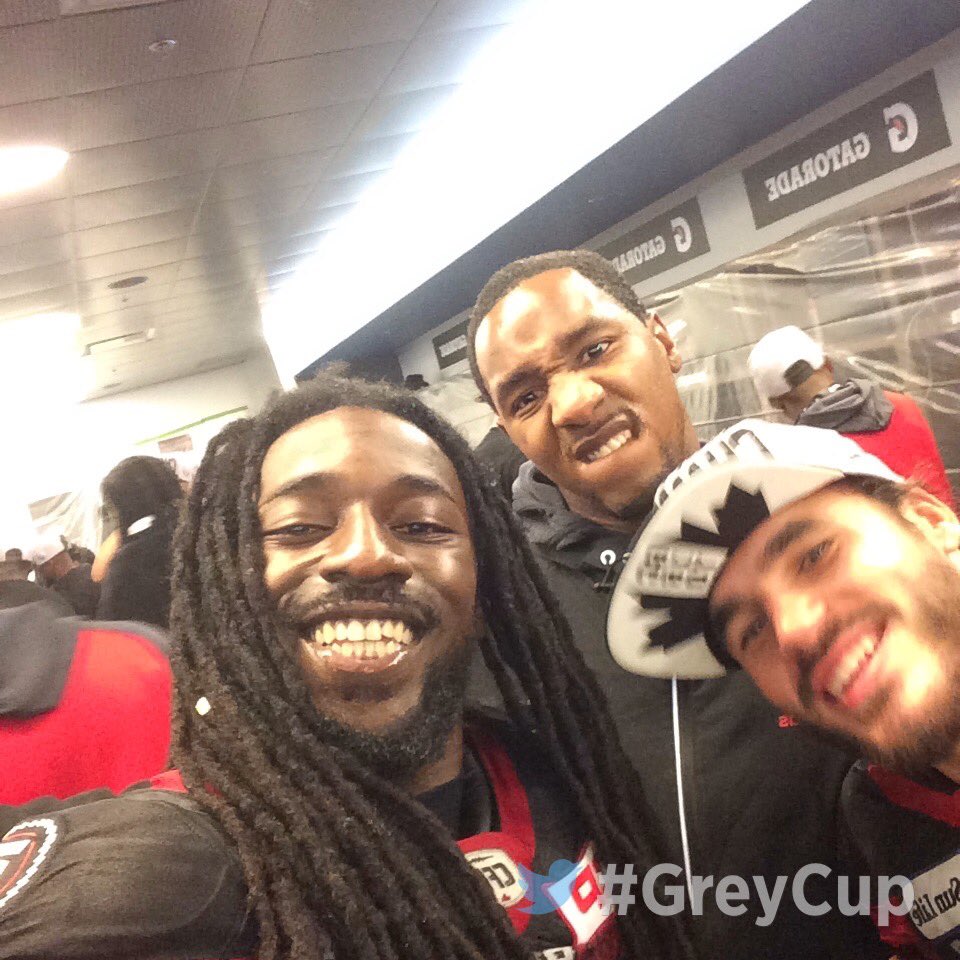 CFL's tweet photo. It's live in the @REDBLACKS #GreyCup locker-room.
The #GCMirror knows it. https://t.co/ip1SSZusqR