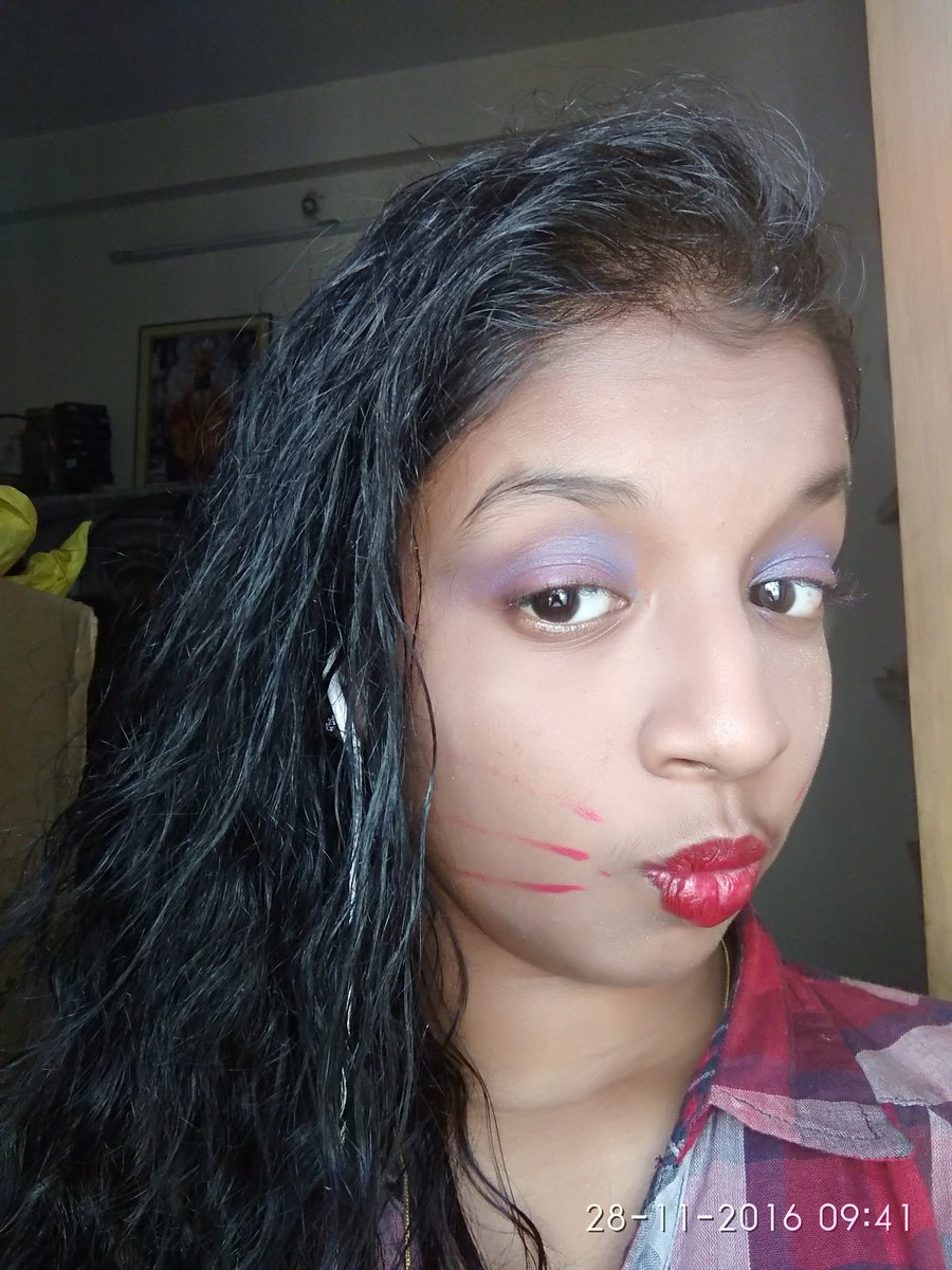 archeesha's tweet photo. The pic just when I got up..  Lol my sis did it when I was sleeping..  #morningshock #SHOCKED #makeupfunny https://t.co/WUvV79K38r
