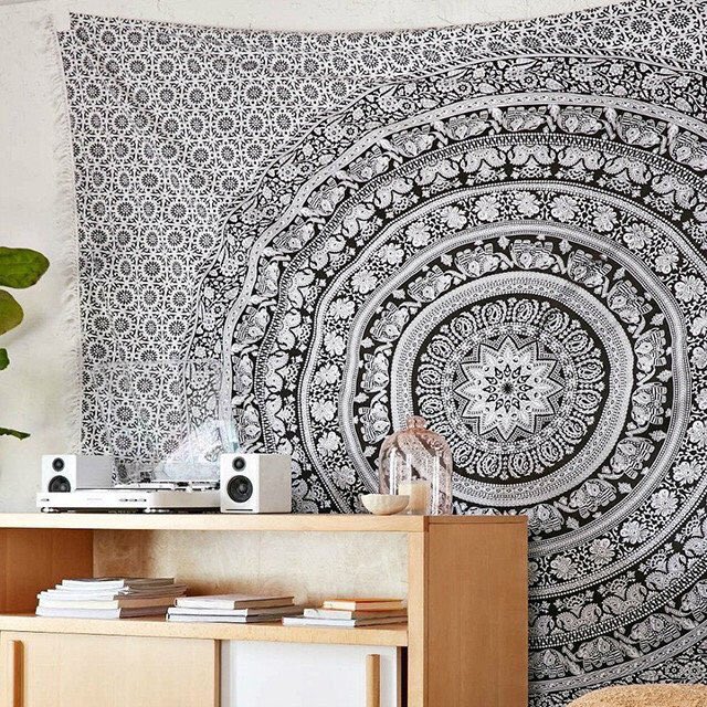 KaiasBoutique's tweet photo. 🔮 IM IN LOVE WITH ALL THESE TAPESTRIES. 💖

USE "CYBER" for 10% off entire cart! + ~50% SALE 🙌🏼

Shop: https://t.co/r1RW8rRSCY! 😌 https://t.co/97QzfvTDMF