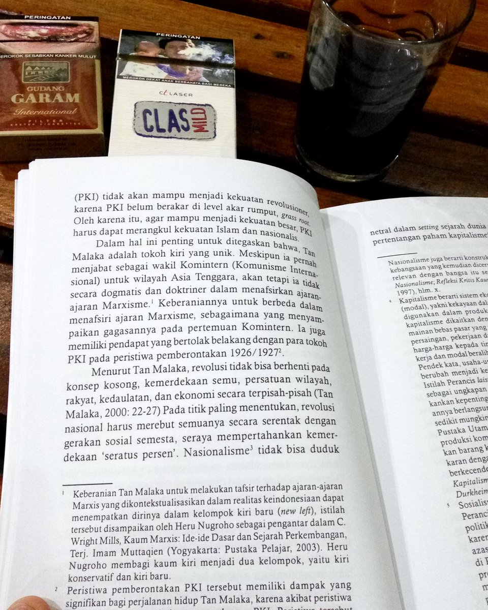 hotroxxkustom's tweet photo. Kopi, rokok, dan pedoman revolusi
#kopihitam #kopisumatra #gudanggaramtbk #clasmild #revolusi #tanmalaka #barber #HotroxxKustom https://t.co/uYWMBRS2g1