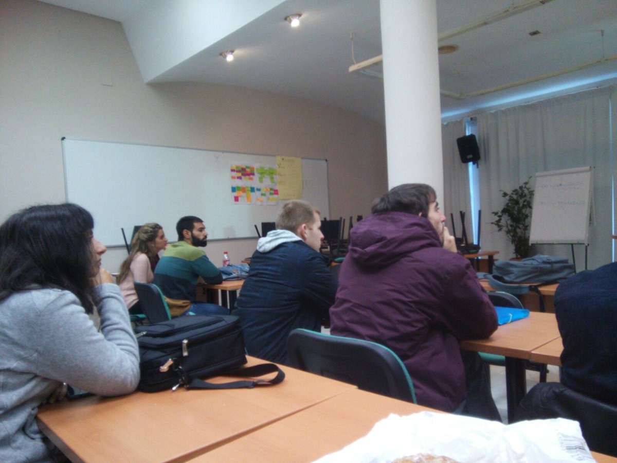 ENVEROS2016's tweet photo. Hoy nuestro #FantásticoYMaravilloso técnico @Manuelrova nos ha dado un pequeño taller sobre ser optimista. Gracias 💪💪💪 https://t.co/gi42p5z1hK