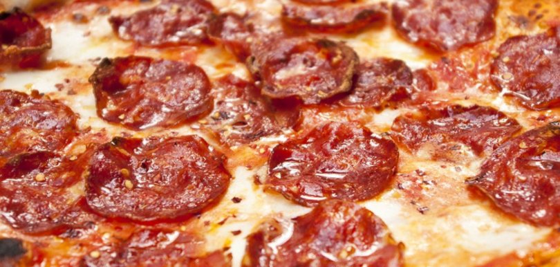 MunchiesDanmark's tweet photo. Som pizzabud blev jeg røvet og tilbudt at være med i en pornofilm: https://t.co/2rpDMXh3it https://t.co/NosT1Q9Xsu