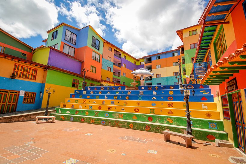 hemera_studio's tweet photo. Guatapé, la ville colorée qui ressource tous les créatifs en manque d'inspiration #art #architecture https://t.co/gigfPLixiI