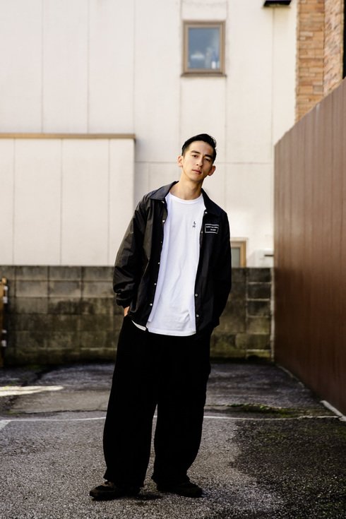 スナップ モデルの神庭昇平さんを渋谷で撮影 コーチジャケットはlooker Fashionsnap Com Scoopnest