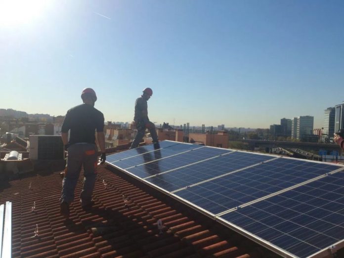 La primera planta de #autoconsumo fotovoltaico en #Barcelona amb.com.es/2fFrKce vía <a href="/Per_Energia/">El Periódico de la Energía</a>