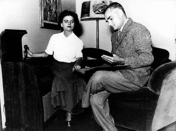 EdTurpial's tweet photo. Buenos días lectoras! (I) Alberto Moravia (28Nov 1907)

"Un mal incierto provoca inquietud porque se espera que no sea cierto..." https://t.co/orTSHsmIcX
