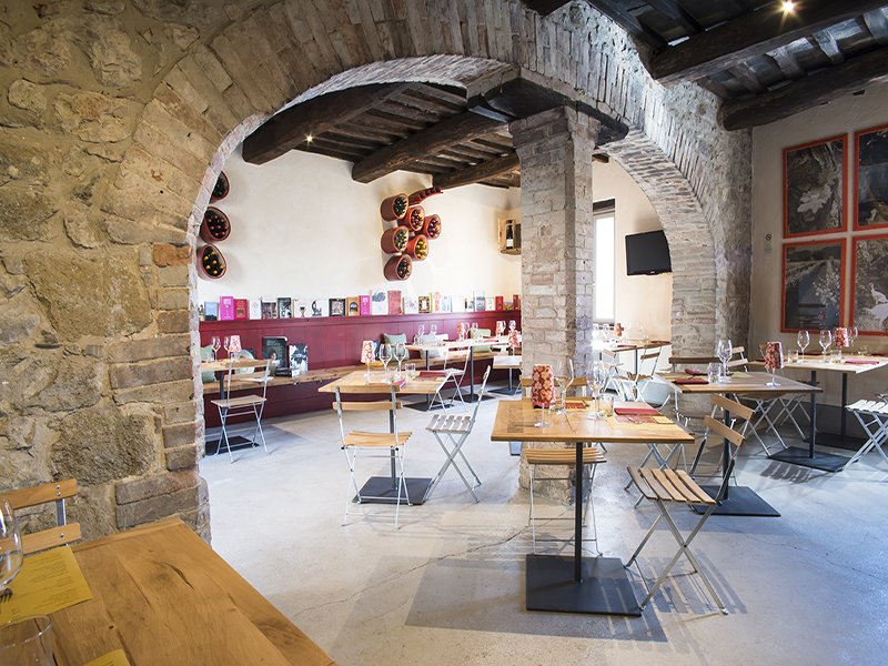 Metips_it's tweet photo. Le 5 cantine umbre più esclusive per un aperitivo gourmand! https://t.co/EzganJlkJH https://t.co/L004tGZRxx