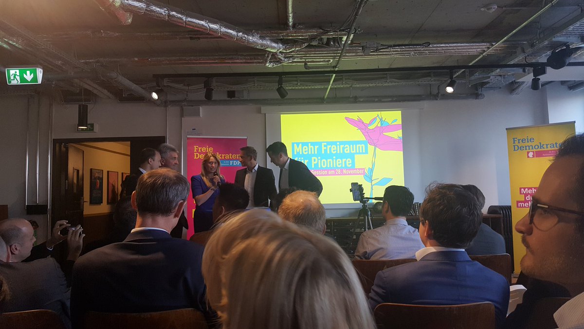 COldengott's tweet photo. Mehr Freiraum für Pioniere mit @c_lindner #FDP  #gruendermetropole #startups https://t.co/Ky2Rl1IXdQ