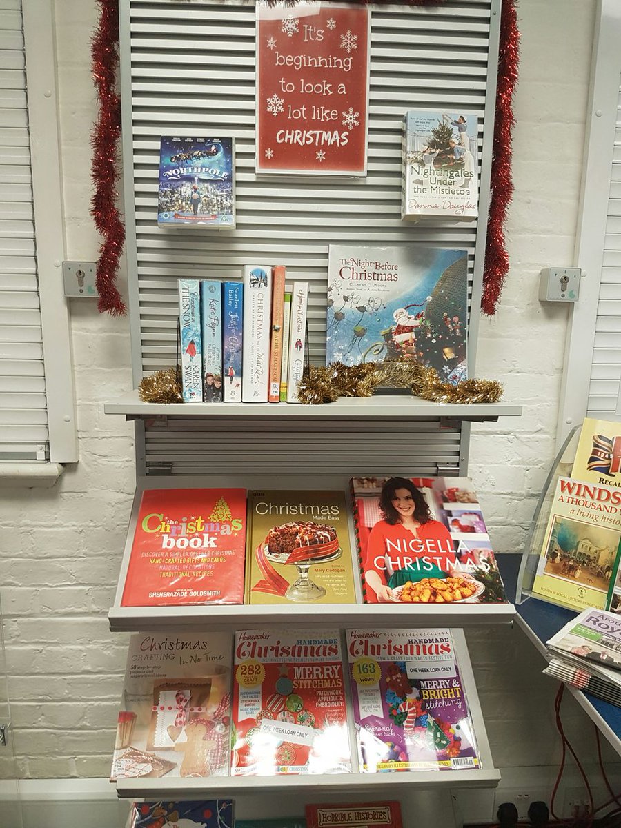 RBWM_Libraries's tweet photo. #ItsBeginningToLookALotLikeChristmas at #EtonWickLibrary #HolidaysAreComing #Christmas #ChristmasCookBooks 🎄🎁🎅 https://t.co/uF0RFdYuVB