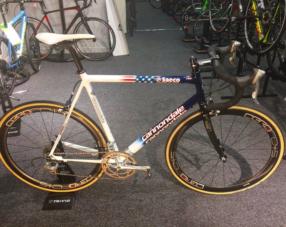 CycleDivision's tweet photo. #cerowheels RC45's. #retrobike https://t.co/K8RdCpJLpO #cannondalecaad #caad4 #caad5 #caad9 #caad10 #caad12 #cycling #roadbike https://t.co/PDp4ONPojf