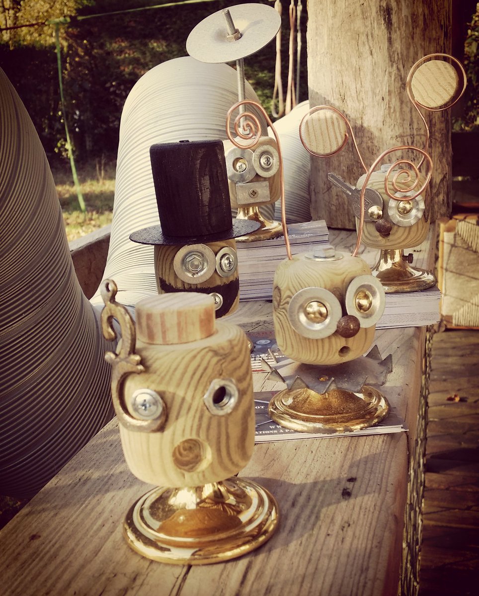 BidulArt's tweet photo. Une colonie de #bidules from @BidulArt #upcycling #réemploi #art #handmade #ESS #french #deco #nantes #bzh poke @Juju_LaNantaise 😜 https://t.co/jjDVZxIiub