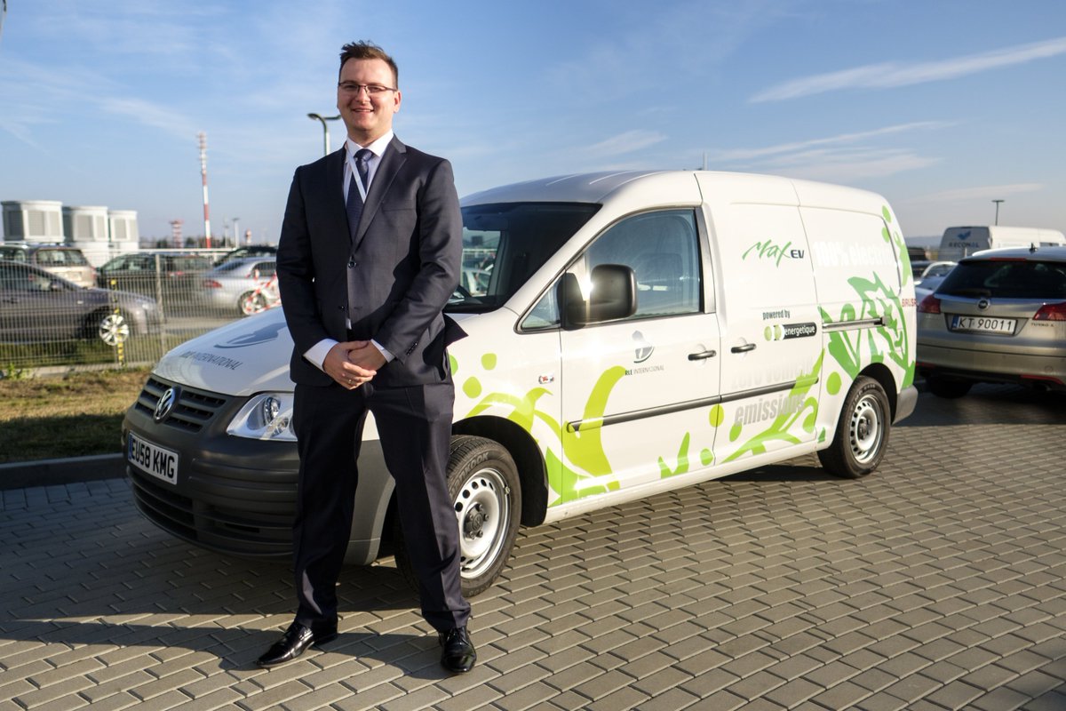 rzeszow_express's tweet photo. #Rzeszow'ianin projektuje nadwozia dla luksusowych marek. https://t.co/KVdqixXNO9 … @miasto_rzeszow #startup @PolitechnikaRz https://t.co/mbXOKmm4RH
