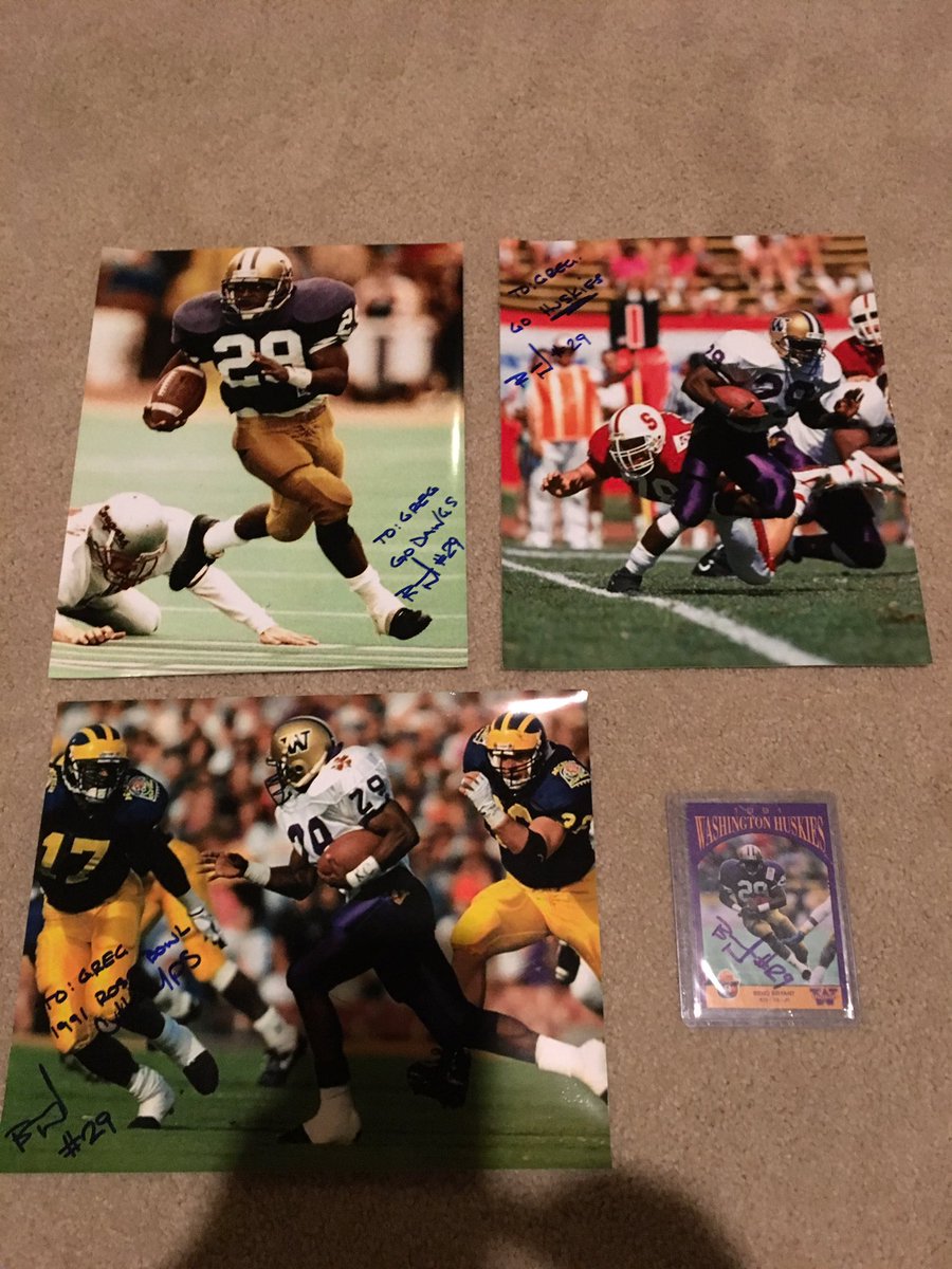 Bledsoefan93's tweet photo. @Jafunka Thank you so much Beno! Matt Holly got these for me and they are going to look great in my collection! Go Dawgs! https://t.co/7HIY5uBAbv