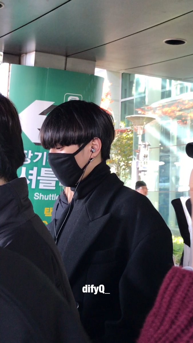 difyQ_'s tweet photo. 161128 #Yugyeom ICN ตาปรือเชียวเด็กน้อย💕 https://t.co/oNoRQJVAUb