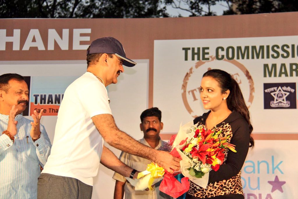 fadnavis_amruta's tweet photo. Flagged off Thane Police Marathon-5000+ police &amp; their families participated in the fitness drive. Great initiative! https://t.co/2BwVSkJTwn